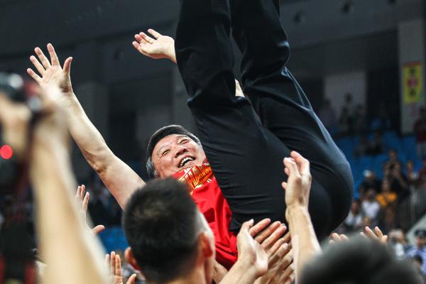 杨旺专栏：高洪波，宫鲁鸣，郎平，三大球殊“土”同归 