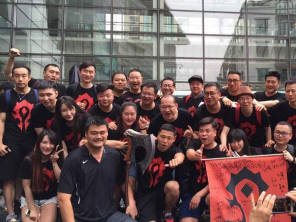 1465722284813096.jpg 壕!姚明请公会网友包场看魔兽,在影院高呼“为了部落”