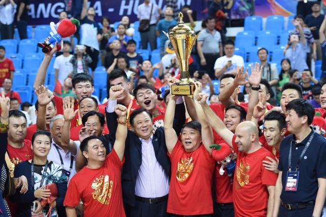 周琦成人礼，商业路上走来“大魔王” 